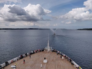 Abfahrt mit Begleitung