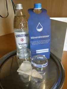 Wasser und Gläser
