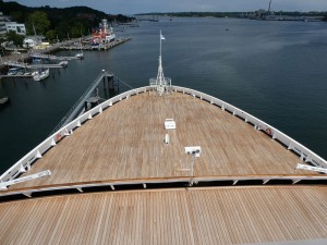 Blick auf das Außendeck 9 und den Bug