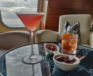 Cocktails im Commordore Club