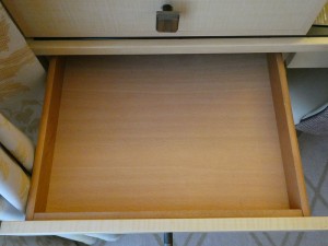 schmale Schublade
