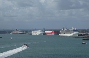 noch alle Schiffe im Hafen