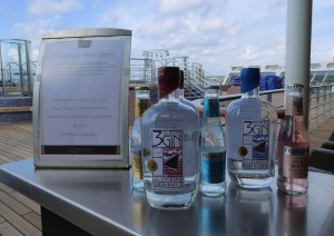 3 Queen Gin