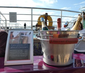 der Champagner ist etwas hochpreisig