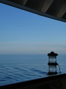 noch steht der Mond am Himmel