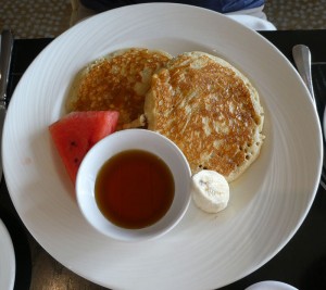Pancakes mit Ahornsirup