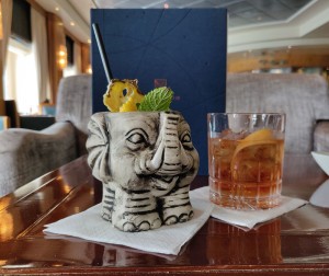 Cocktails im Chart Room