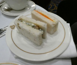 zuerst kommen die Sandwiches