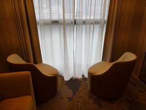 Sessel vor dem Fenster