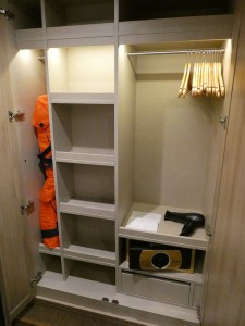 Schrank 2