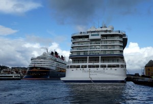 Disney Magic und Viking Jupiter