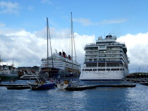 Disney Magic und Viking Jupiter
