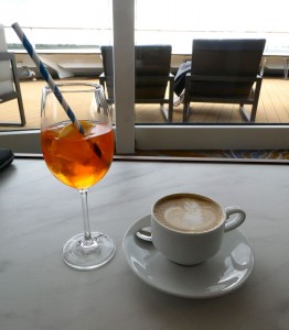 Aperol Spritz und ein Cappuccino von Putu
