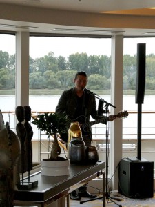 Angelo in der Observation Lounge