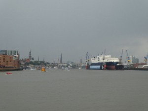 Einfahrt nach Hamburg
