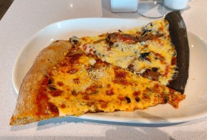 Vollkorn-Pizza und Pizza Nera