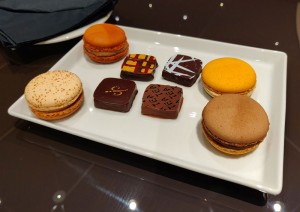 Macarons und Pralinen