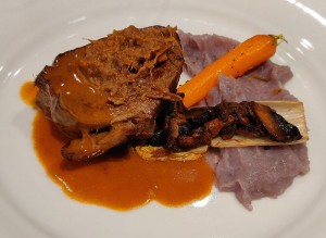 Rindertournedos, Ochsenschwanzjus-Portweinreduktion, Foie Gras-Sauce