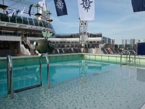 Horizon Pool & Amphitheatre