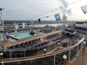 Horizon Pool & Amphitheatre