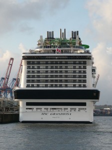 MSC Grandiosa in Hamburg