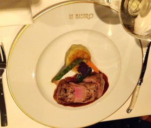 Medallions de Veau à la Sauce Morille Pommes Macaire