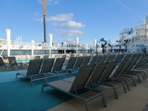 Hauptpool und Sonnendeck