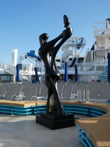 Hauptpool und Sonnendeck