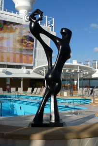Hauptpool und Sonnendeck