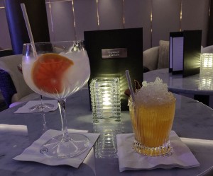 Gin Cocktail und Whiskey Cocktail
