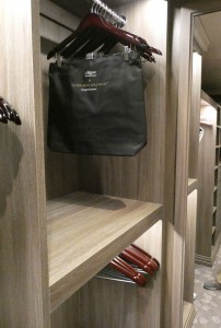 Kleiderstangen, Tasche