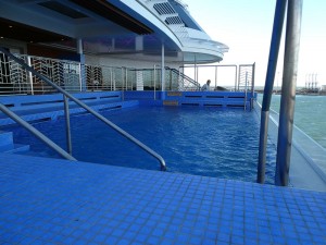 Infinity-Edge Plunge Pool