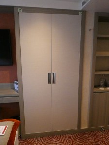 Kleiderschrank
