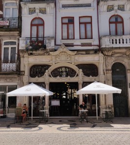 Majestic Café