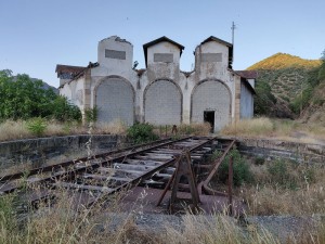 Lokschuppen mit Drehscheibe