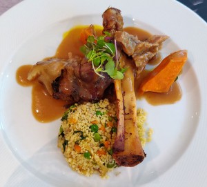 Probierportion Lammschulter mit Dattelsoße