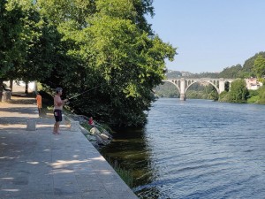 Angler am Fluss