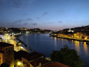 Porto bei Nacht