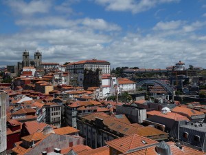 Blick zur Kathedrale und Brücke