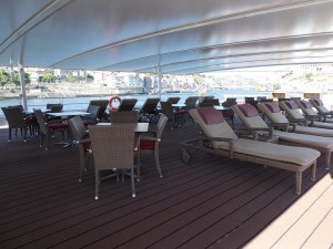 überdachtes Sonnendeck
