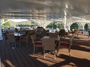 überdachtes Sonnendeck