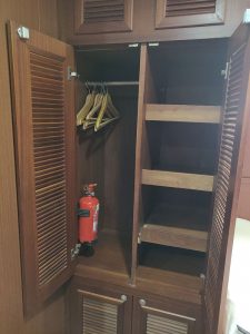 Kleiderschrank