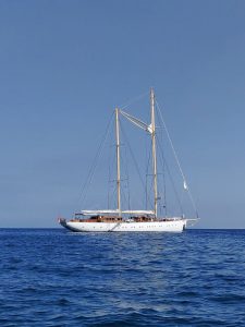S.Y. Chronos vor Ischia