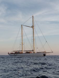 S.Y. Chronos vor Procida