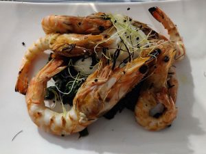 Garnelen mit Spinat und Burrata