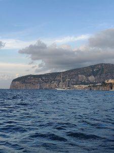S.Y. Chronos vor Sorrent