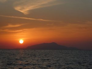 Sonnenuntergang hinter Ischia