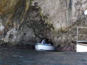 ab in die Grotte