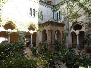 Kloster mit Kreuzgang