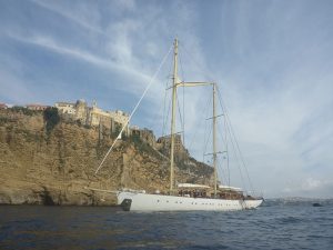 S.Y. Chronos vor Corricella